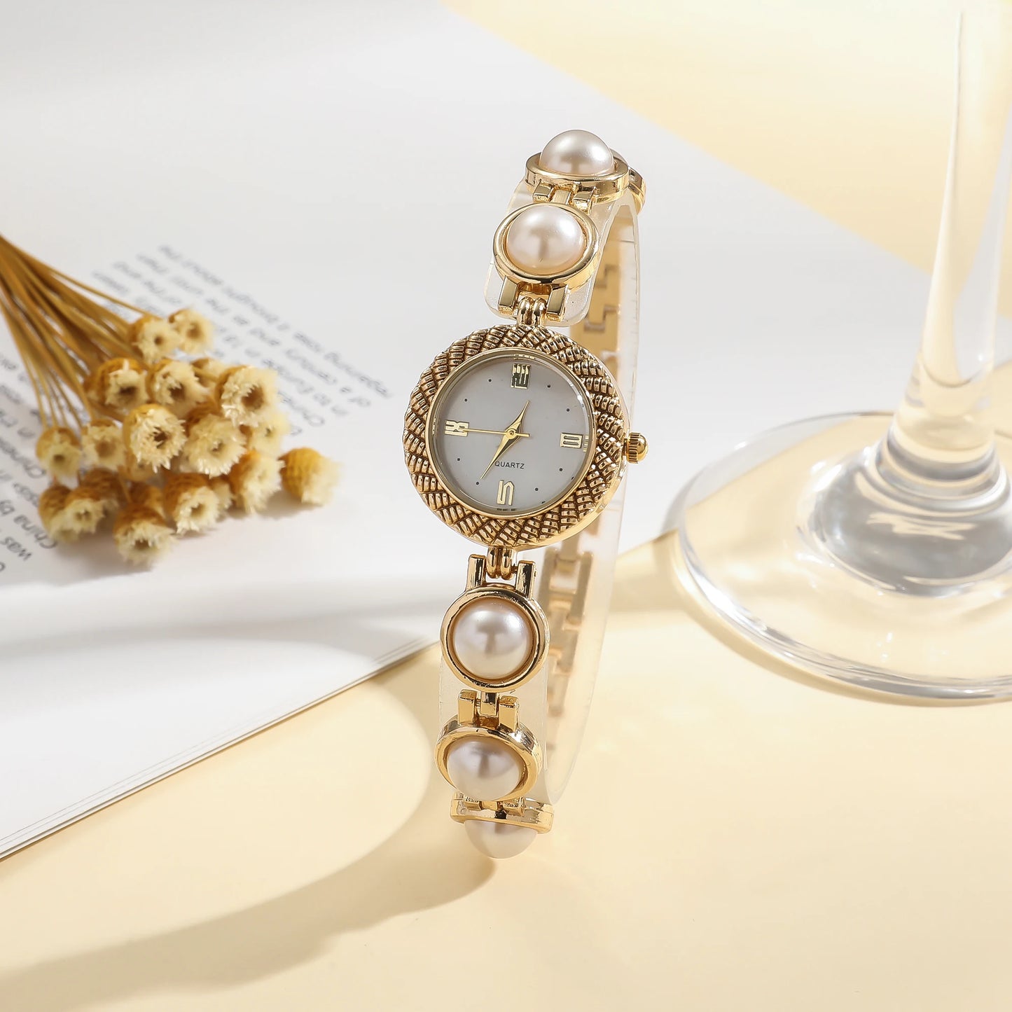 Ladies vintage quartz watch